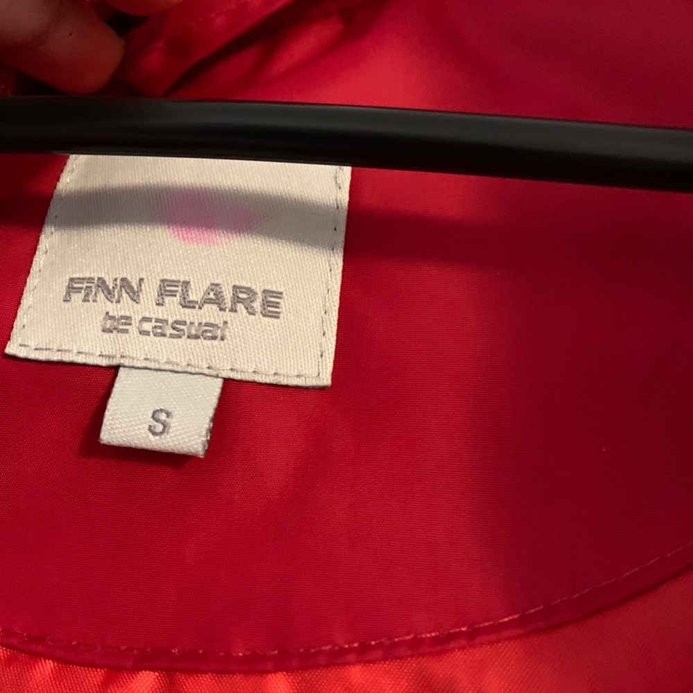 Red puffer coat - Picture 2 of 3